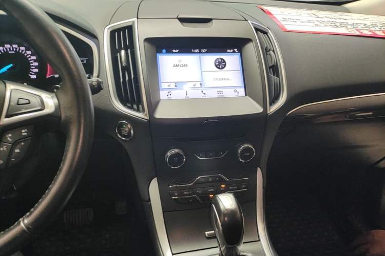 Used Ford Edge 2016 EcoBoost 245 Two-Wheel-Drive Titanium 7-Seater Audio And AC Panel
