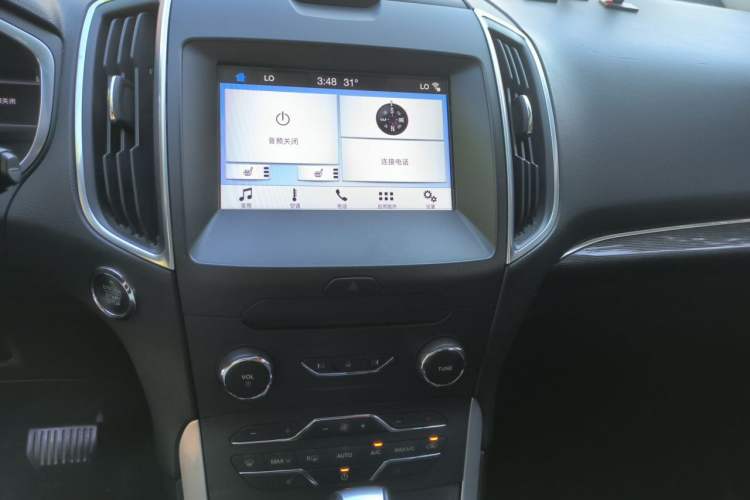 Used Ford Edge 2016 EcoBoost 245 Two-Wheel-Drive Titanium 7-Seater Audio And AC Panel