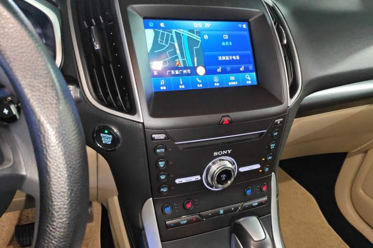 Used Ford Edge 2016 EcoBoost 245 Two-Wheel-Drive Titanium 5-Seater Audio And AC Panel