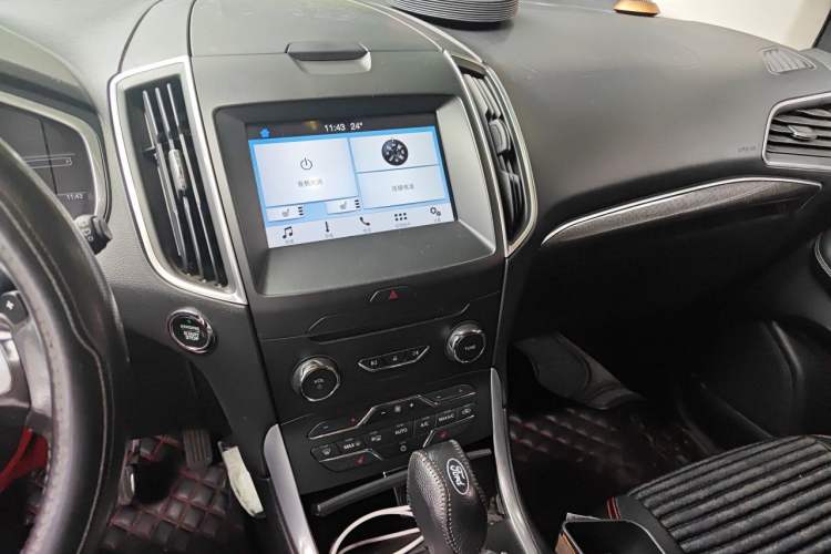 Used Ford Edge 2016 EcoBoost 245 Two-Wheel-Drive Titanium 7-Seater Audio And AC Panel