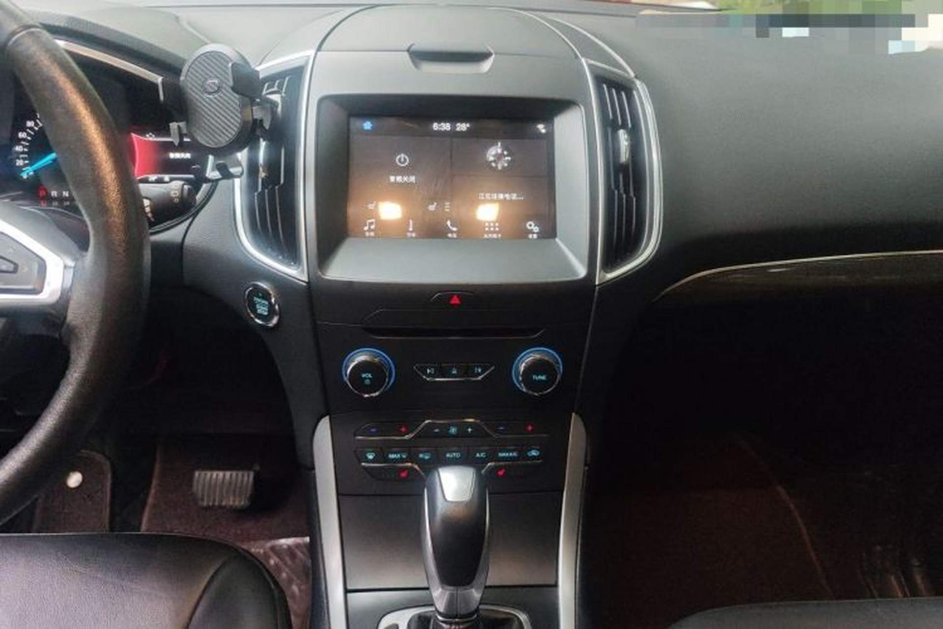 Used Ford Edge 2016 EcoBoost 245 Two-Wheel-Drive Titanium 7-Seater Audio And AC Panel