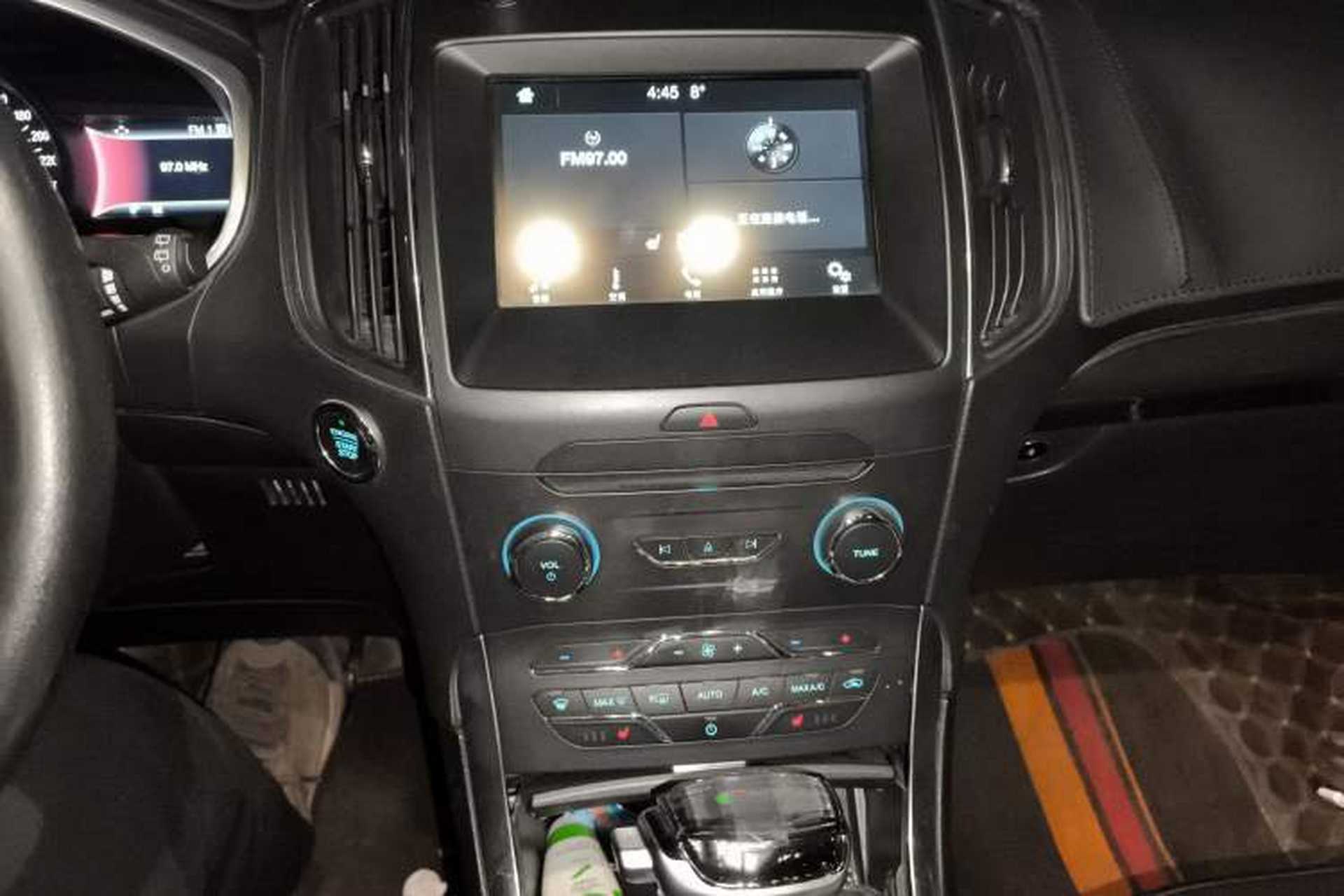 Used Ford Edge 2016 EcoBoost 245 Two-Wheel-Drive Titanium 7-Seater Audio And AC Panel