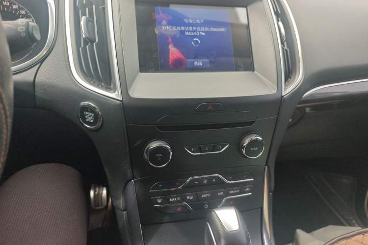 Used Ford Edge 2016 EcoBoost 245 Two-Wheel-Drive Titanium 7-Seater Audio And AC Panel