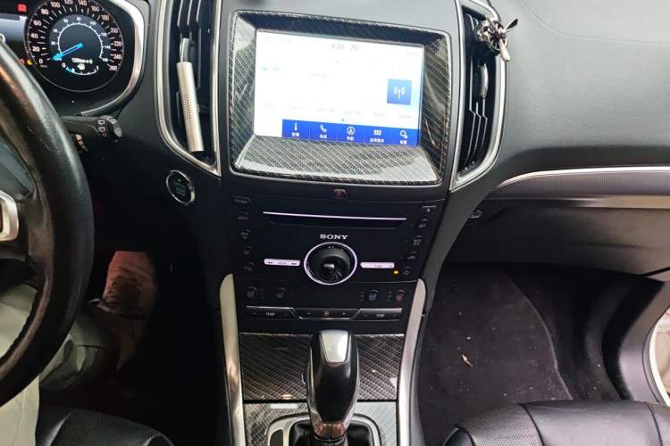 Used Ford Edge 2016 EcoBoost 245 Four-Wheel Drive Titanium 7-Seater Audio And AC Panel