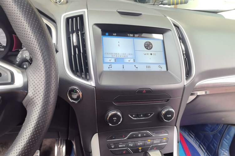 Used Ford Edge 2016 EcoBoost 245 Two-Wheel-Drive Titanium 7-Seater Audio And AC Panel