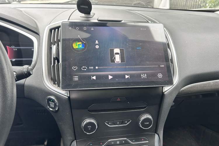 Used Ford Edge 2016 EcoBoost 245 Two-Wheel-Drive Titanium 7-Seater Audio And AC Panel