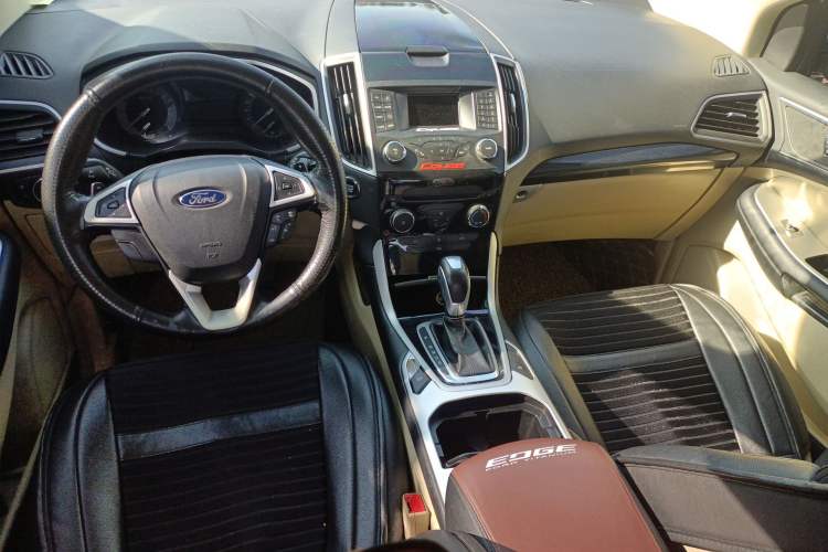 Used Ford Edge 2016 EcoBoost 245 Two-Wheel-Drive Titanium 5-Seater Center Console