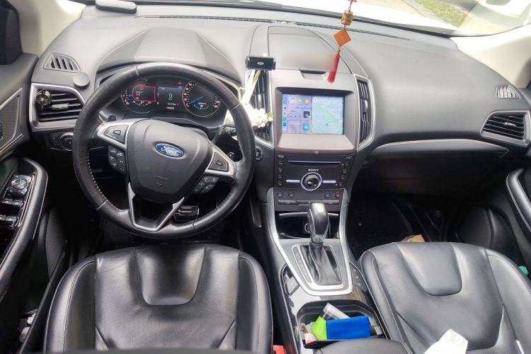 Used Ford Edge 2016 EcoBoost 245 Four-Wheel Drive Titanium 7-Seater Center Console