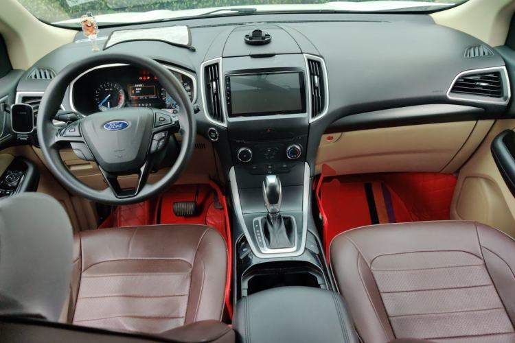 Used Ford Edge 2016 EcoBoost 245 Two-Wheel-Drive Titanium 5-Seater Center Console