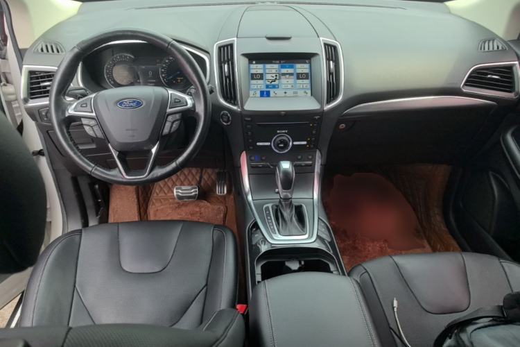 Used Ford Edge 2016 EcoBoost 245 Four-Wheel Drive Titanium 7-Seater Center Console