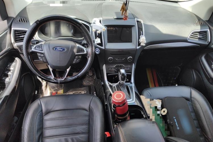 Used Ford Edge 2016 EcoBoost 245 Two-Wheel-Drive Titanium 7-Seater Center Console
