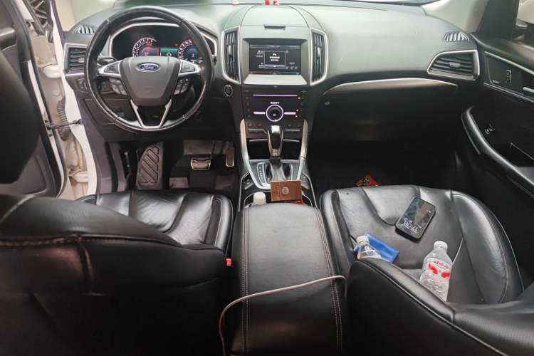 Used Ford Edge 2016 EcoBoost 245 Four-Wheel Drive Titanium 7-Seater Center Console
