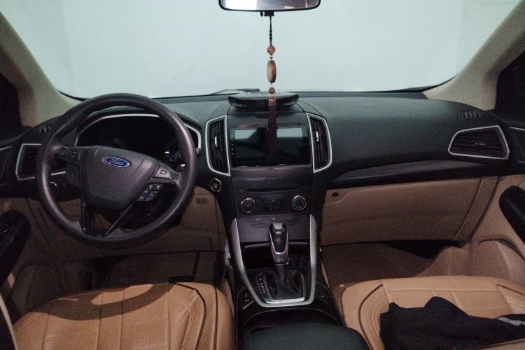 Used Ford Edge 2016 EcoBoost 245 Two-Wheel-Drive Titanium 5-Seater Center Console