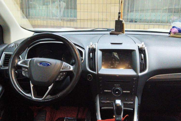 Used Ford Edge 2016 EcoBoost 245 Four-Wheel Drive Titanium 7-Seater Center Console