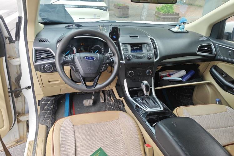 Used Ford Edge 2016 EcoBoost 245 Two-Wheel-Drive Titanium 5-Seater Center Console