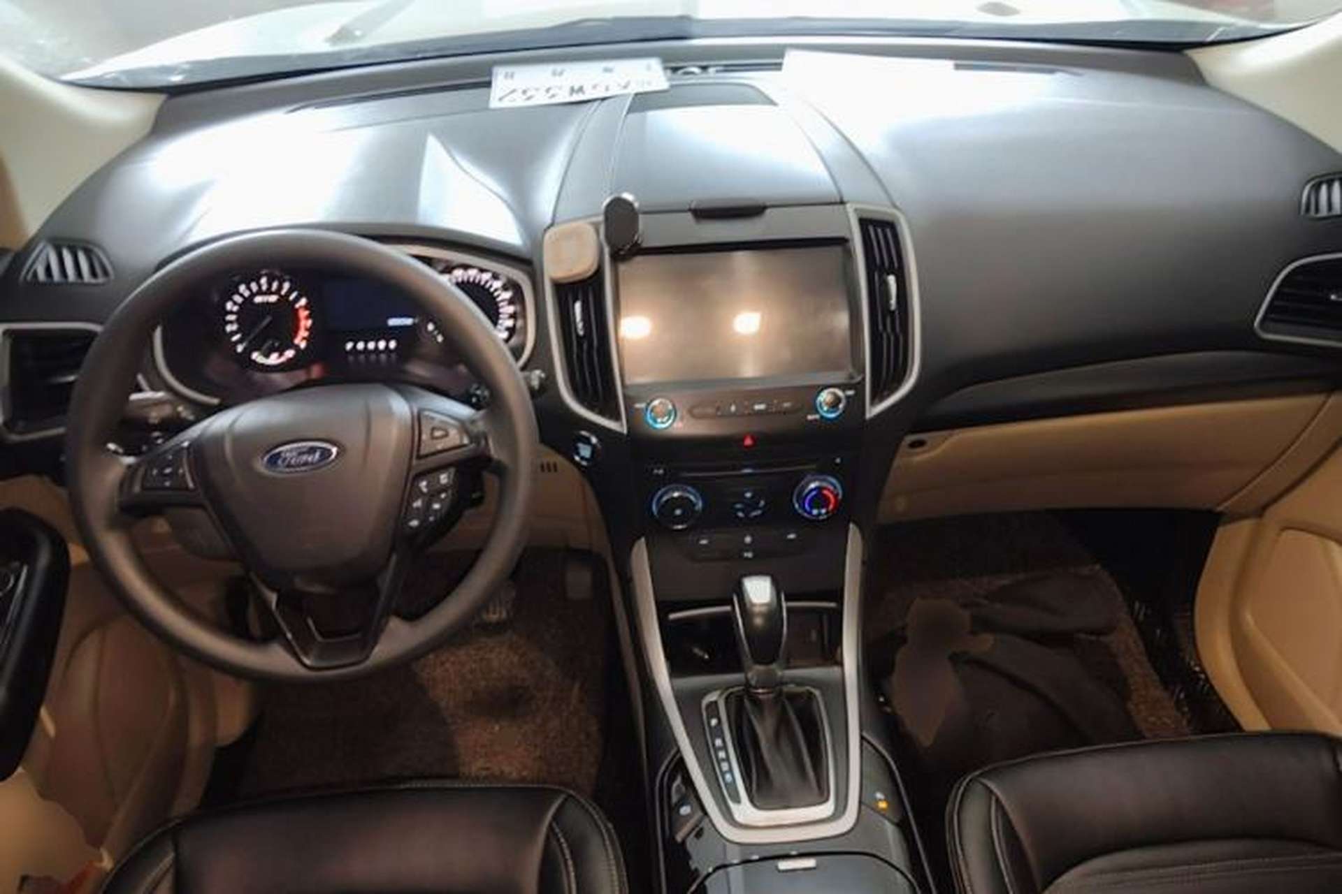 Used Ford Edge 2016 EcoBoost 245 Two-Wheel-Drive Titanium 5-Seater Center Console