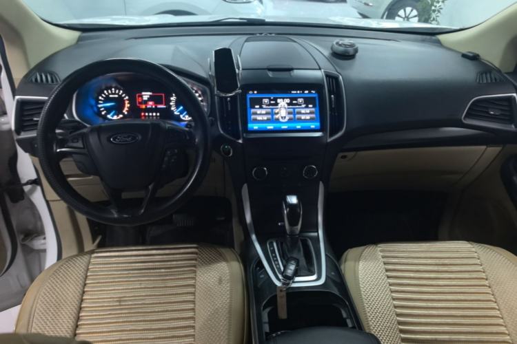 Used Ford Edge 2016 EcoBoost 245 Two-Wheel-Drive Titanium 5-Seater Center Console