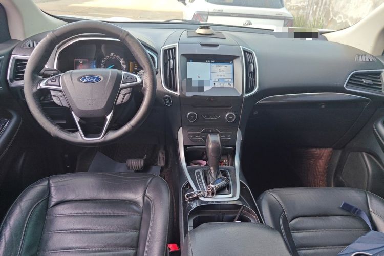 Used Ford Edge 2016 EcoBoost 245 Four-Wheel Drive Titanium Edition 7-Seater Center Console
