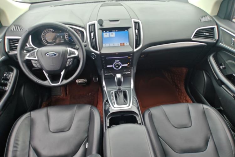 Used Ford Edge 2016 EcoBoost 245 Four-Wheel Drive Titanium 7-Seater Center Console