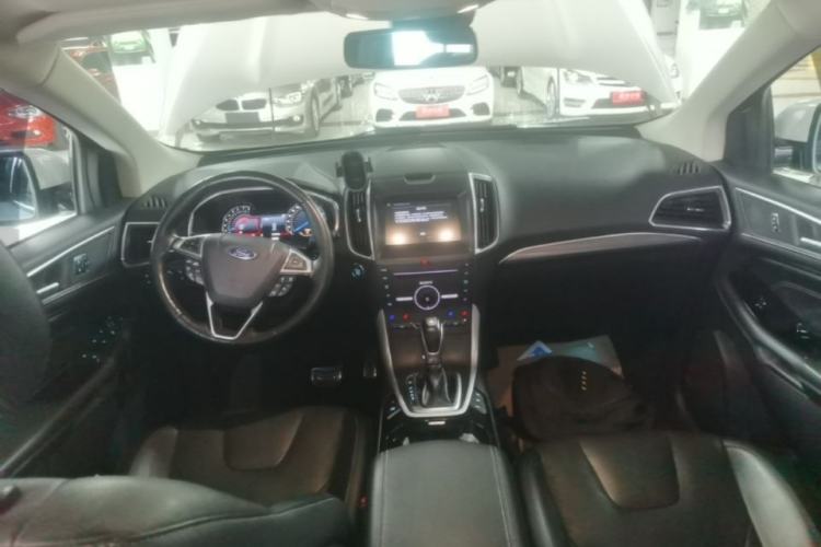 Used Ford Edge 2016 EcoBoost 245 Four-Wheel Drive Titanium 7-Seater Center Console