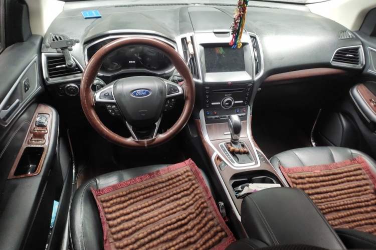 Used Ford Edge 2016 EcoBoost 245 Four-Wheel Drive Titanium 7-Seater Center Console