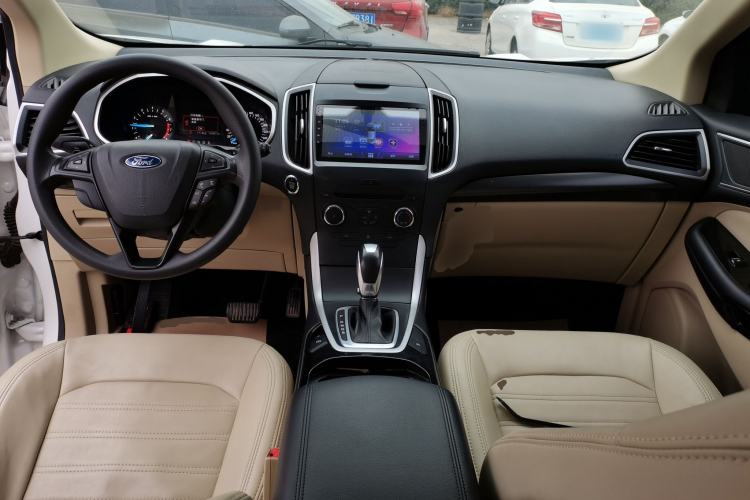 Used Ford Edge 2016 EcoBoost 245 Two-Wheel-Drive Titanium 5-Seater Center Console
