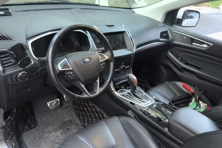 Used Ford Edge 2016 EcoBoost 245 Four-Wheel Drive Titanium 7-Seater Center Console