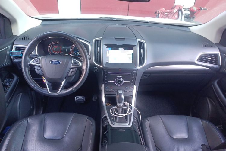 Used Ford Edge 2016 EcoBoost 245 Four-Wheel Drive Titanium 7-Seater Center Console