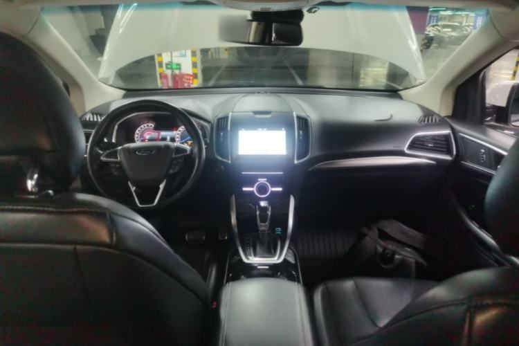 Used Ford Edge 2016 EcoBoost 245 Four-Wheel Drive Titanium 7-Seater Center Console