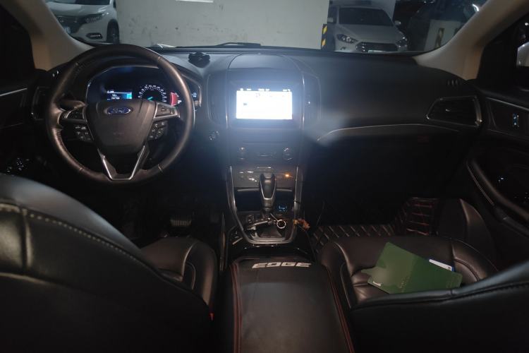 Used Ford Edge 2016 EcoBoost 245 Four-Wheel Drive Titanium Edition 7-Seater Center Console