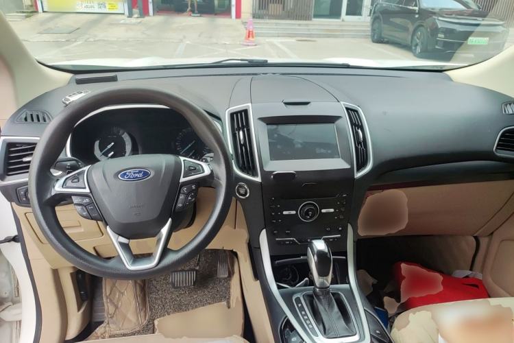 Used Ford Edge 2016 EcoBoost 245 Two-Wheel-Drive Titanium 5-Seater Center Console