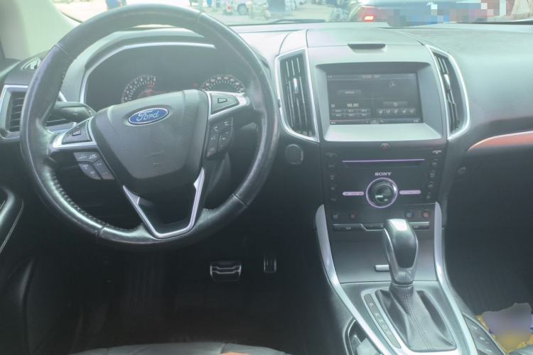 Used Ford Edge 2016 EcoBoost 245 Four-Wheel Drive Titanium 7-Seater Center Console