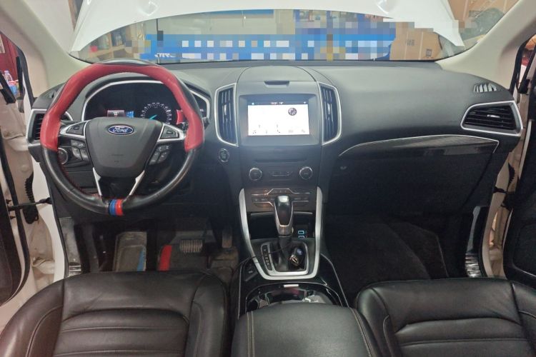 Used Ford Edge 2016 EcoBoost 245 Two-Wheel-Drive Titanium 7-Seater Center Console