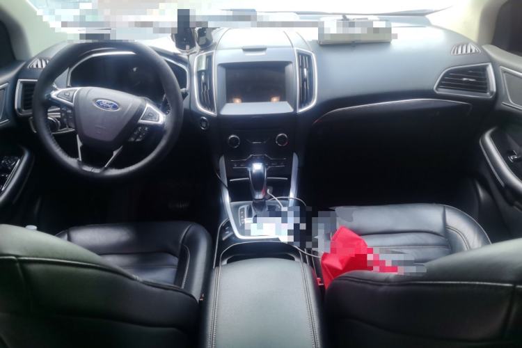 Used Ford Edge 2016 EcoBoost 245 Two-Wheel-Drive Titanium 7-Seater Center Console
