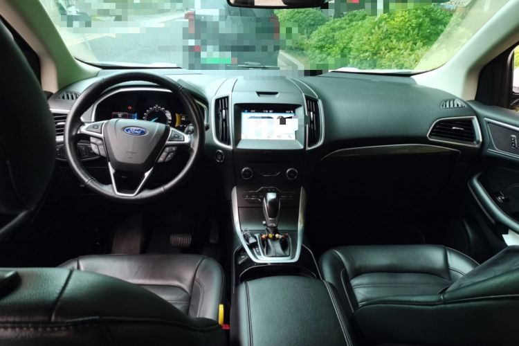 Used Ford Edge 2016 EcoBoost 245 Two-Wheel-Drive Titanium 7-Seater Center Console
