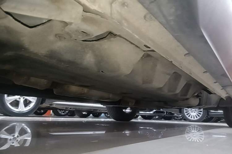 Used Ford Edge 2016 EcoBoost 245 Two-Wheel-Drive Titanium 5-Seater Chassis Front Left