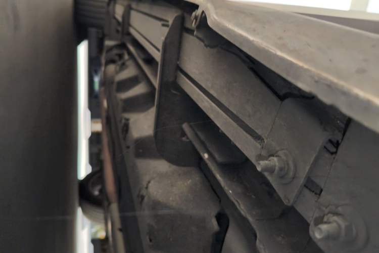 Used Ford Edge 2016 EcoBoost 245 Four-Wheel Drive Titanium 7-Seater Chassis Front Right