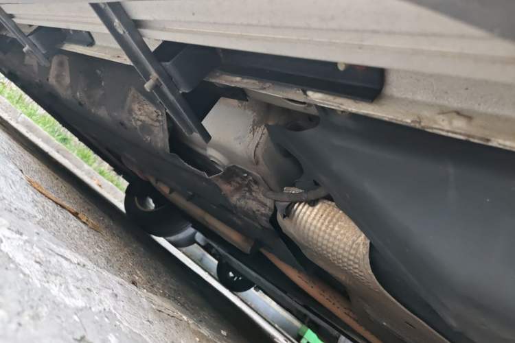 Used Ford Edge 2016 EcoBoost 245 Two-Wheel-Drive Titanium 7-Seater Chassis Rear Left