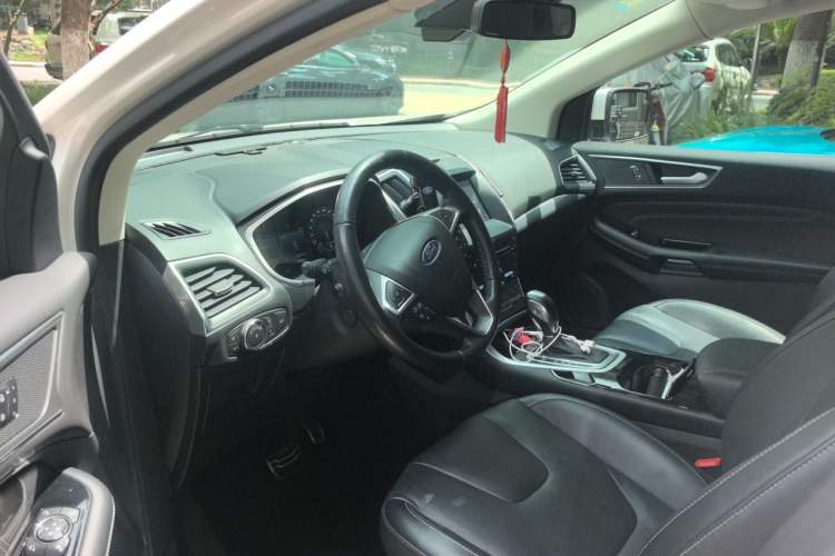 Used Ford Edge 2016 EcoBoost 245 Four-Wheel Drive Titanium 7-Seater Driver Seat