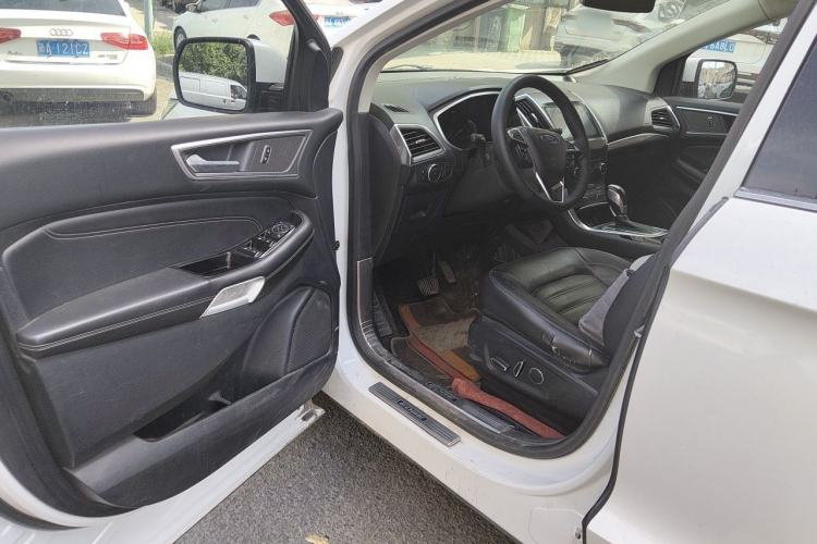 Used Ford Edge 2016 EcoBoost 245 Two-Wheel-Drive Titanium 7-Seater Driver Seat