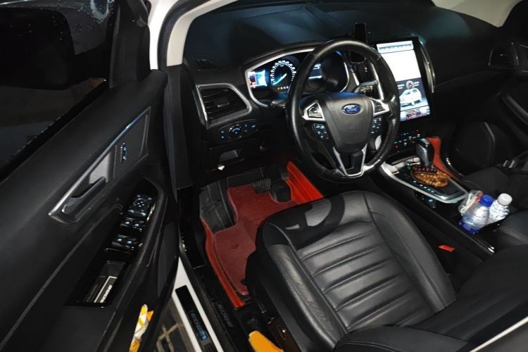 Used Ford Edge 2016 EcoBoost 245 Two-Wheel-Drive Titanium 7-Seater Driver Seat