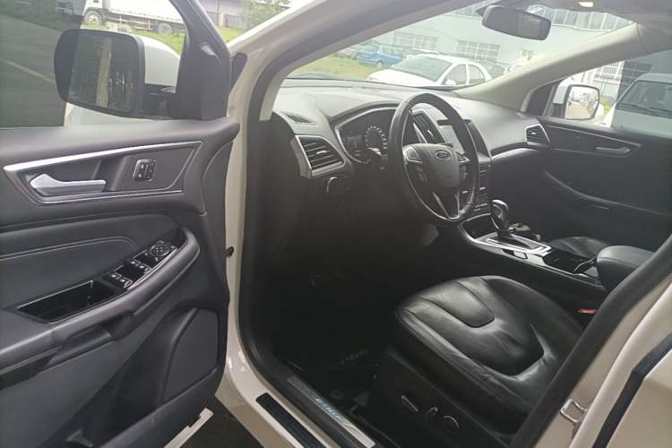 Used Ford Edge 2016 EcoBoost 245 Four-Wheel Drive Titanium 7-Seater Driver Seat