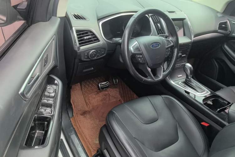 Used Ford Edge 2016 EcoBoost 245 Four-Wheel Drive Titanium 7-Seater Driver Seat