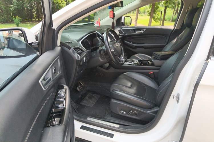 Used Ford Edge 2016 EcoBoost 245 Four-Wheel Drive Titanium 7-Seater Driver Seat