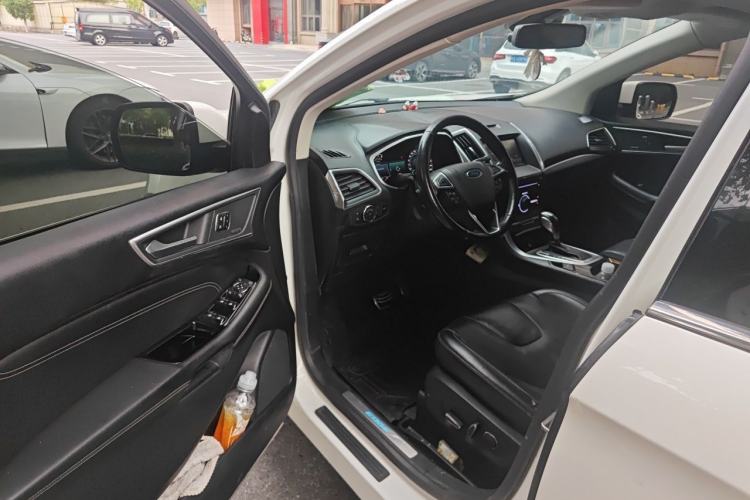 Used Ford Edge 2016 EcoBoost 245 Four-Wheel Drive Titanium 7-Seater Driver Seat