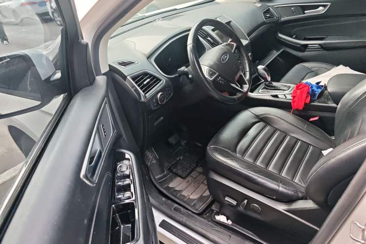Used Ford Edge 2016 EcoBoost 245 Two-Wheel-Drive Titanium 7-Seater Driver Seat