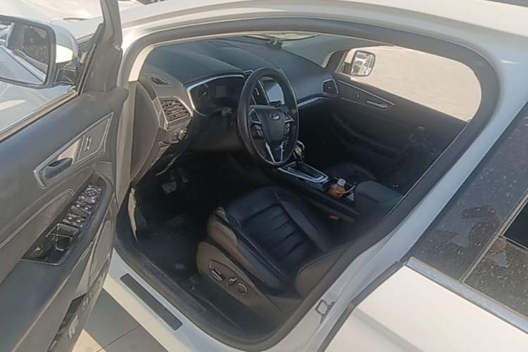 Used Ford Edge 2016 EcoBoost 245 Two-Wheel-Drive Titanium 7-Seater Driver Seat