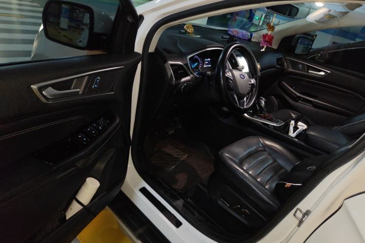 Used Ford Edge 2016 EcoBoost 245 Two-Wheel-Drive Titanium 7-Seater Driver Seat