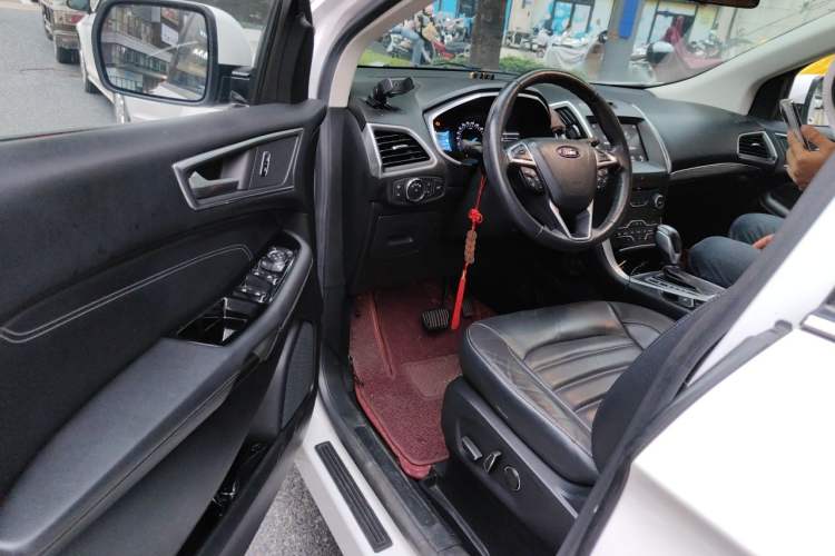 Used Ford Edge 2016 EcoBoost 245 Two-Wheel-Drive Titanium 7-Seater Driver Seat