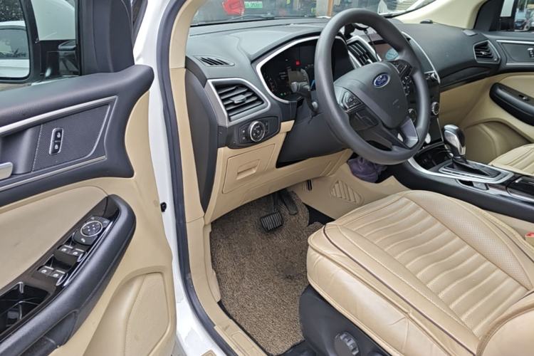 Used Ford Edge 2016 EcoBoost 245 Two-Wheel-Drive Titanium 5-Seater Driver Seat